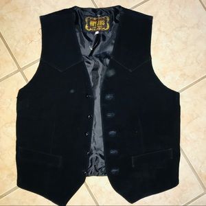 Black leather vest 👌🏻